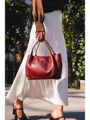 Victor & Hugo Paris Skórzana torebka "Allegra" w kolorze bordowym - 30 x 20 x 14 cm rozmiar: onesize. Czerwone torebki klasyczne Victor & Hugo Paris, bez wzorów, z materiału, przez ramię, bez dodatków. Za 292.89 zł.