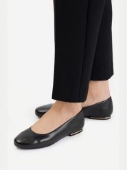 Lasocki Baleriny CEO-RST-ARABELLA-06 Czarny. Czarne baleriny Lasocki, bez wzorów, ze skóry, bez obcasa, bez zapięcia. Za 149.99 zł.