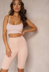 Różowe Szorty w Stylu Kolarek High Waist Wykończone Gumką w Pasie Elenea. Czerwone szorty Renee, bez wzorów. W wyprzedaży za 23.99 zł.
