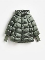 Pikowana kurtka z kapturem - zielony. Zielone kurtki Reserved, l, bez wzorów, z tkaniny, z kapturem. Za 279.99 zł.
