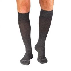 Skarpety uciskowe 3/4 z wełny merynosów w kolorze antracytowym. Czarne skarpetki OEM, bez wzorów, z wełny. W wyprzedaży za 94.89 zł.