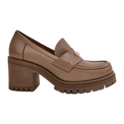 Zazoo 20168 Eleganckie Półbuty Damskie Na Słupku Skóra Naturalna Ciemnobeżowe beżowy. Brązowe półbuty wsuwane bez wzorów, ze skóry, eleganckie, bez obcasa, na obcasie. Za 447.93 zł.