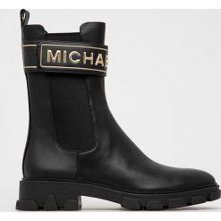 MICHAEL Michael Kors sztyblety skórzane Ridley damskie kolor czarny na płaskim obcasie. Czarne botki MICHAEL Michael Kors, bez wzorów, z okrągłym noskiem, bez obcasa, na płaskiej podeszwie, bez zapięcia. W wyprzedaży za 1,039.90 zł.