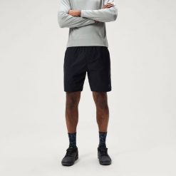 Szorty Endura Loop Baggy. Czarne szorty ENDURA, bez wzorów, wakacyjne. Za 219.99 zł.