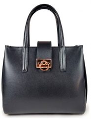 ORE10 Skórzana torebka "Senio" w kolorze czarnym - 28 x 22 x 13 cm rozmiar: onesize. Czarne torebki klasyczne ORE10, bez wzorów, z materiału, przez ramię, bez dodatków. Za 304.99 zł.