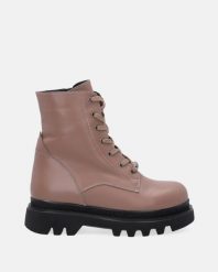 BEŻOWE BOTKI DAMSKIE 717100 10 BEIGE. Brązowe botki Venezia, bez wzorów, ze skóry, bez obcasa, bez zapięcia. Za 239.00 zł.