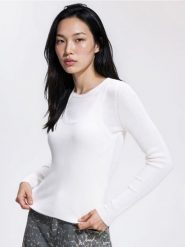 Prążkowany sweter - kremowy. Białe swetry Reserved, l, bez wzorów, z dzianiny, bez ramiączek. Za 119.99 zł.