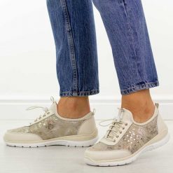 Beżowe skórzane półbuty damskie DiA 5990. Brązowe półbuty wsuwane DiA, na jesień, bez wzorów, z dresówki, casualowe, z okrągłym noskiem, bez obcasa, na płaskiej podeszwie. Za 259.00 zł.