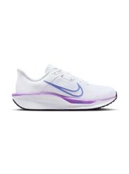 Buty do biegania damskie Nike Quest 6. Białe buty do biegania Nike, bez wzorów, z materiału, bez zapięcia, do biegania. Za 448.00 zł.