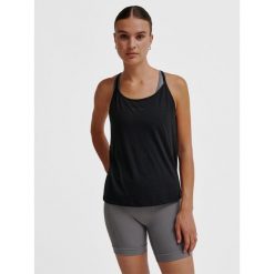 Damski tank top Hummel Mt Vanja Strap. Czarne topy sportowe Hummel, bez wzorów, do piłki nożnej. Za 168.00 zł.