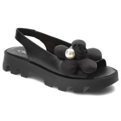 Czarne Sandały Chebello Modne Obuwie Damskie Z Kwiatem. Czarne sandały CheBello, bez wzorów, ze skóry, bez obcasa, bez zapięcia. Za 309.00 zł.