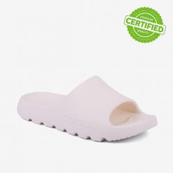 Klapki damskie Coqui Lou. Brązowe klapki Coqui, bez wzorów, bez obcasa, na płaskiej podeszwie, bez zapięcia. Za 122.99 zł.