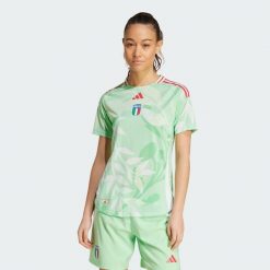 Koszulka Italy 25 (Women's Team) Away Authentic. Zielone t-shirty sportowe adidas, s, bez wzorów, z materiału, bez ramiączek, do piłki nożnej. Za 699.00 zł.