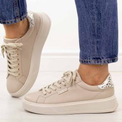 Beżowe skórzane półbuty damskie na platformie Potocki 19398. Brązowe półbuty wsuwane POTOCKI, na jesień, bez wzorów, z jeansu, casualowe, z okrągłym noskiem, bez obcasa, na platformie. Za 229.00 zł.