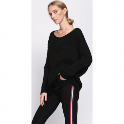 Czarny Sweter Intent. Czarne swetry Born2be, na jesień. Za 69.99 zł.