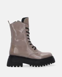LAKIEROWANE WORKERY NA PLATFORMIE 003ALF2314 C-3 M. Botki Venezia, bez wzorów, z lakierowanej skóry, bez obcasa, na platformie, bez zapięcia. Za 299.00 zł.