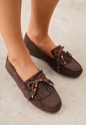Ciemnibrązowe Mokasyny VICES z Wkładką ze Skóry Naturalnej i Ozdobnymi Koralikami Neni. Brązowe mokasyny Born2be, bez wzorów, z jeansu. Za 89.99 zł.