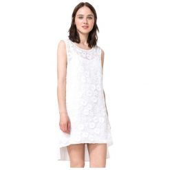 Desigual Sukienka Damska Mauricio M Biały. Sukienki marki Desigual. W wyprzedaży za 299.00 zł.