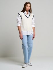 Sweter kamizelka damska biała Veistona 100. Białe swetry BIG STAR, l, bez wzorów, z dresówki, klasyczne, bez ramiączek. W wyprzedaży za 79.99 zł.