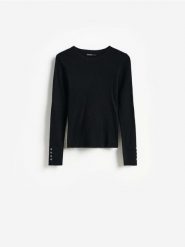Sweter z ozdobnymi guzikami - czarny. Czarne swetry Reserved, l, bez wzorów, z bawełny, bez ramiączek. Za 89.99 zł.