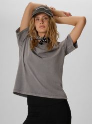 4F T-shirt loose z nadrukiem damski - szary L. Szare t-shirty 4f, l, bez wzorów, z bawełny, klasyczne, bez kołnierzyka, bez ramiączek. Za 79.99 zł.