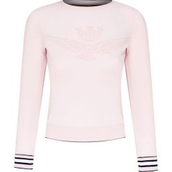 Bluza AERONAUTICA MILITARE. Czerwone bluzy Aeronautica Militare, z aplikacjami, z tkaniny, militarne, bez ramiączek, bez kaptura. W wyprzedaży za 424.00 zł.