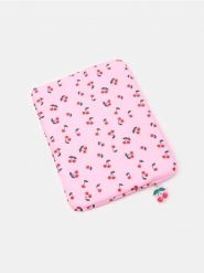 Torba na laptopa z motywem wiśni - różowy. Czerwone torby na laptopa Sinsay, bez wzorów. Za 25.99 zł.