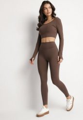 Brązowy Komplet Sportowy Legginsy i Bluzka z Odkrytymi Plecami Dasalla. Brązowe legginsy Born2be, bez wzorów, klasyczne, długie. W wyprzedaży za 84.99 zł.