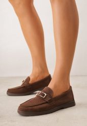 Brązowe Mokasyny z Prostokątną Metaliczną Ozdobą Aeleorane. Brązowe mokasyny Born2be, z aplikacjami, z materiału, z okrągłym noskiem. Za 119.99 zł.