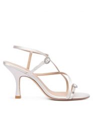 Stuart Weitzman Sandały Kensington Strappy Sandal 85 SN109 Kremowy. Białe sandały Stuart Weitzman, bez wzorów, z materiału, bez obcasa, na szpilce, bez zapięcia. Za 2,319.00 zł.