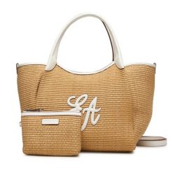 Torebka Emporio Armani. Brązowe torebki klasyczne Emporio Armani, bez wzorów, klasyczne, bez dodatków. Za 1,619.00 zł.