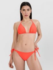 4F Góra od bikini damska - czerwona L. Czerwone bikini 4f, bez wzorów, z elastanu, klasyczne. Za 59.99 zł.