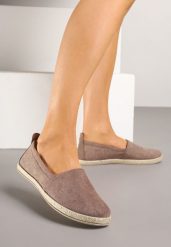 Ciemnobeżowe Płaskie Espadryle z Plecionką na Podeszwie Julietae. Brązowe espadryle Renee, bez wzorów, eleganckie, z okrągłym noskiem, bez obcasa, na płaskiej podeszwie. W wyprzedaży za 47.99 zł.