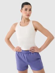 4F Crop-top treningowy szybkoschnący damski - biały S. Białe topy sportowe 4f, s, bez wzorów, z dzianiny, na fitness i siłownię. W wyprzedaży za 79.99 zł.