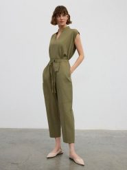 BGN Spodnie w kolorze khaki rozmiar: 38. Brązowe spodnie materiałowe BGN, bez wzorów, z materiału. Za 122.38 zł.