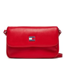 Torebka Tommy Jeans. Czerwone listonoszki Tommy Jeans, bez wzorów, z jeansu, bez dodatków. Za 259.99 zł.