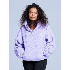 Bluza z kapturem Fluffy - damska - na cztery pory roku - Teddy - liliowa. Fioletowe bluzy POEDERBAAS, na zimę, xs, bez wzorów, z poliesteru, sportowe, bez ramiączek, z kapturem. Za 264.52 zł.