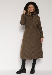 Ciemnozielona Długa Kurtka Zimowa z Pikowaniem Paskiem i Kapturem z Futrem Retilma. Zielone kurtki Born2be, na zimę, l, bez wzorów, z dzianiny, eleganckie. Za 259.99 zł.