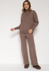 Ciemnobeżowy Klasyczny Dzianinowy Komplet z Wiskozą Szerokie Spodnie i Sweter Półgolf Reillena. Brązowe swetry Born2be, bez wzorów, z dzianiny, klasyczne, bez ramiączek. Za 129.99 zł.