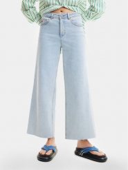 Desigual Jeansy Denver 24SWDD12 Błękitny Cropped Fit. Niebieskie jeansy Desigual, bez wzorów, z bawełny. Za 239.99 zł.