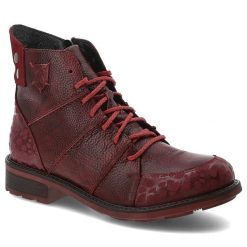 Trzewiki damskie Maciejka, na płaskim obcasie skórzane i zdobione z okrągłym noskiem i za kostkę, czerwone, 07047-08. Czerwone botki Maciejka, z aplikacjami, ze skóry, rockowe, z okrągłym noskiem, za kostkę, bez obcasa, na płaskiej podeszwie, bez zapięcia. Za 439.00 zł.