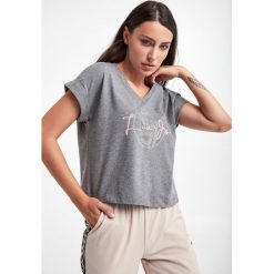 T-shirt LIU JO. Czerwone t-shirty Liu Jo, m, bez wzorów, bez kołnierzyka, bez ramiączek. Za 339.00 zł.