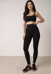 Czarne Legginsy z Wysokim Stanem z Pasem Modelującym w Talii Azinera. Czarne legginsy Born2be, bez wzorów, z jeansu. Za 39.99 zł.