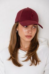 CZAPKA GAIA BORDOWA One size - Flawless. Czerwone czapki z daszkiem Flawless, bez wzorów, z tkaniny, eleganckie. Za 160.00 zł.