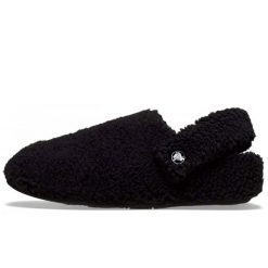 Kapcie Crocs Classic Cozzzy Dorośli. Czarne kapcie Crocs, bez wzorów, z futra. Za 292.99 zł.