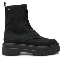 Botki Tommy Hilfiger. Czarne botki Tommy Hilfiger, bez wzorów, bez obcasa, na płaskiej podeszwie, bez zapięcia. Za 339.99 zł.