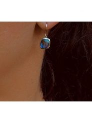 Les Petites Précieuses Srebrne kolczyki z kwarcem rozmiar: onesize. Niebieskie kolczyki Les Petites Précieuses, z kwarcem, srebrne. Za 117.99 zł.