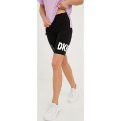 Dkny szorty DP2S4937 damskie kolor czarny z nadrukiem high waist. Czarne szorty DKNY, bez wzorów. W wyprzedaży za 179.99 zł.