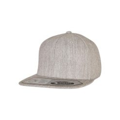 Czapka typu snapback Flexfit 110 Fitted. Szare czapki z daszkiem FLEXFIT, bez wzorów. Za 148.00 zł.