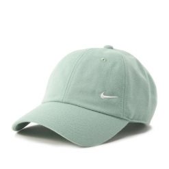 Czapka sportowa z daszkiem Nike CLUB. Zielone czapki z daszkiem Nike, bez wzorów, z bawełny, klasyczne. Za 89.00 zł.